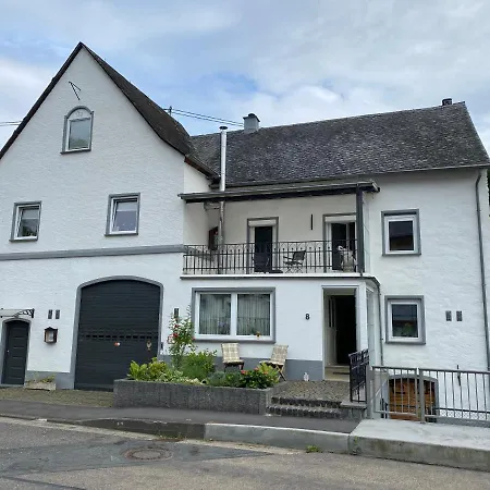 Am Baybach In An Der Mosel * ブルゲン