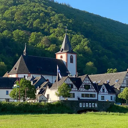 Am Baybach In Burgen An Der Mosel * Burgen (Mayen-Koblenz)