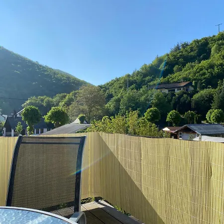 Am Baybach In Burgen An Der Mosel *